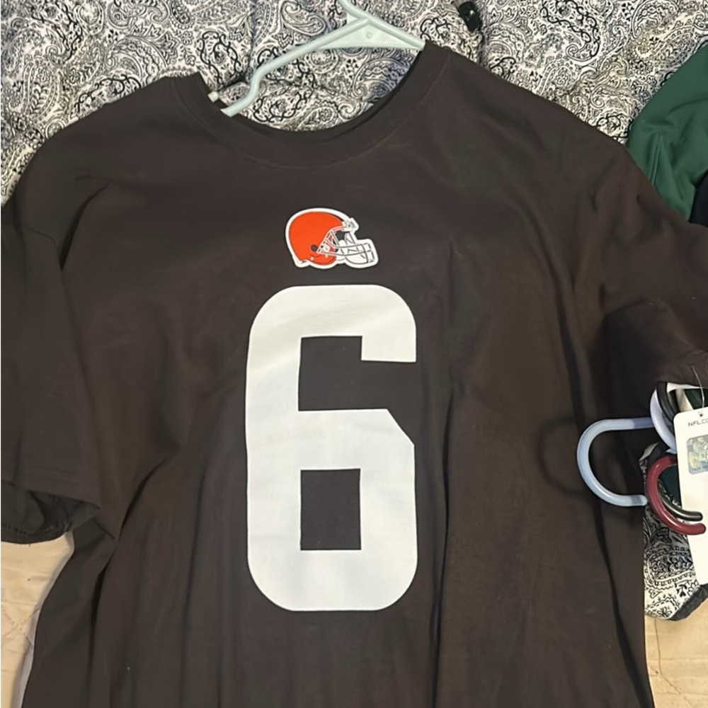 NFL Brown and White Short Sleeve Tee